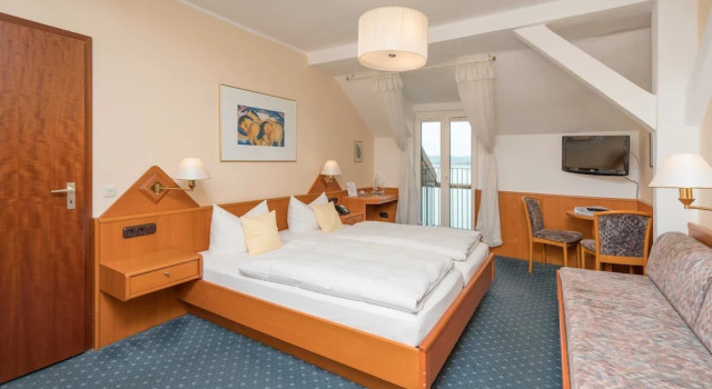 Двухместный номер Standard с балконом и с видом на озеро Seehotel Grauer Bär