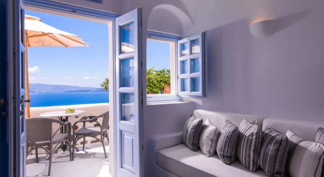 Люкс с видом на горы Pezoules of Oia