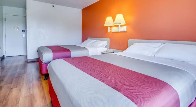 Четырёхместный номер Standard Motel 6-Amherst, NY - Buffalo