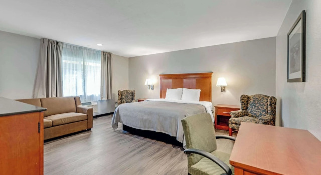 Двухместный люкс с балконом Quality Inn Santa Cruz Downtown Area