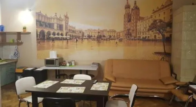 Hostel Smocza Jama, Забронировать Хостел Старый город Краков, рядом с Аттракцион «Аллея потерянных душ»