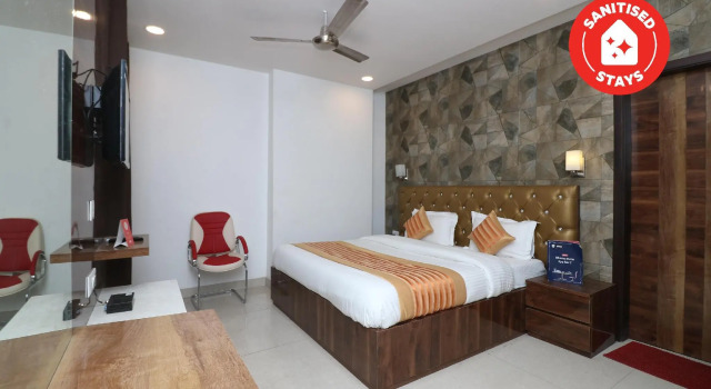 OYO 9999 Hotel La Wisteria, Забронировать Отель Отели Нью-Дели с завтраком, Завтраки