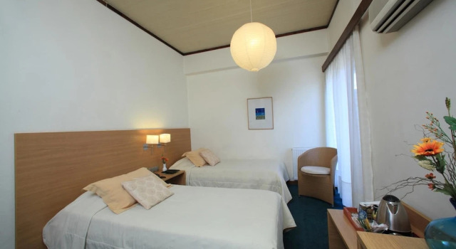 Номер Standard с балконом Dioscouri Hotel