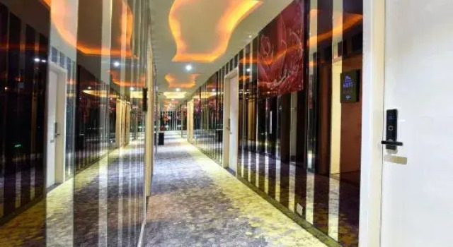 Shanghai Hua Yu The Tophams Hotel, Varaa Hotelli Yangpu 