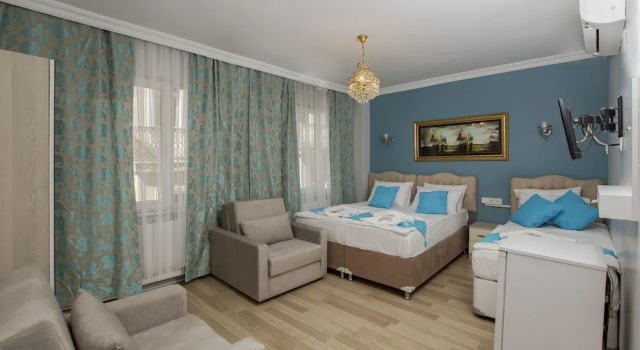 Трёхместный номер Standard с видом на город Royal Family Hotel
