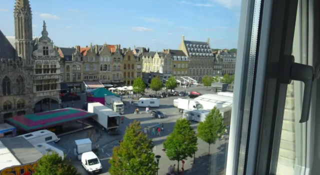 Апартаменты Holiday Home Ieper Market Square