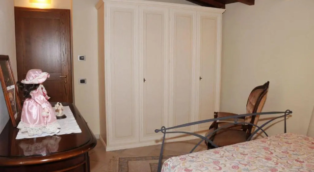 Wonderful private villa for 4 people with WIFI, pool, A/C, TV, terrace and parking, Book Villa Cottages in Crete Senesi, Cottage