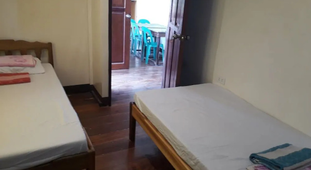 Adrian Traveller's Inn, Prenota Hotel El Nido 