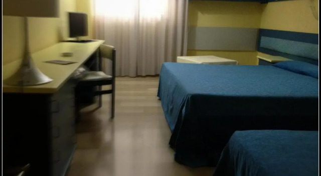Economy Doppel Zimmer Keller Hotel Select