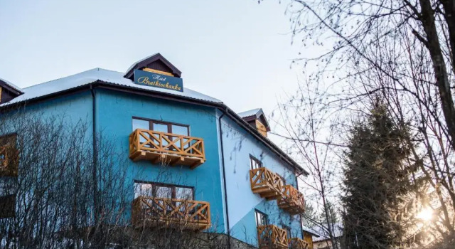 Bratkivchanka, Book Hotel Hoteller i Jablonitsa med parkering, Parkering