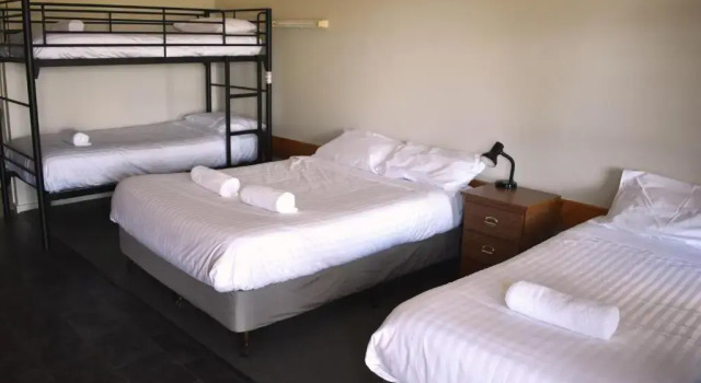 Семейный номер Standard Port Albert Motel