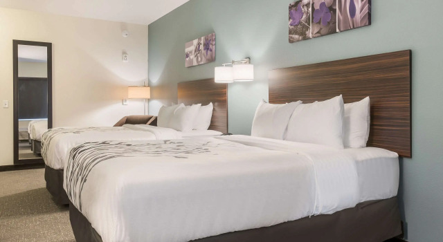 Четырёхместный номер Standard Sleep Inn & Suites Webb City