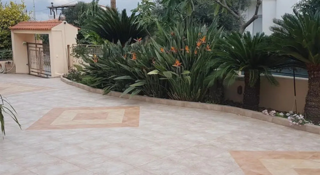 Апартаменты Sofie s Garden View Apartment