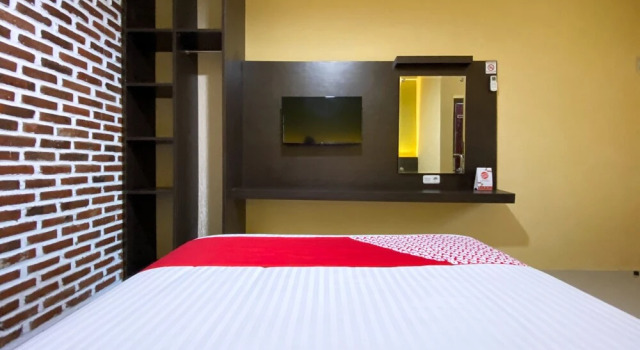 Kelapa Gading Guesthouse by OYO Rooms, Rezerwuj Hotel Padang Sumatra