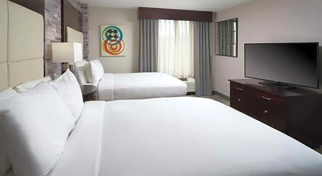 2 soveværelser i firedobbelt suite DoubleTree by Hilton Chattanooga