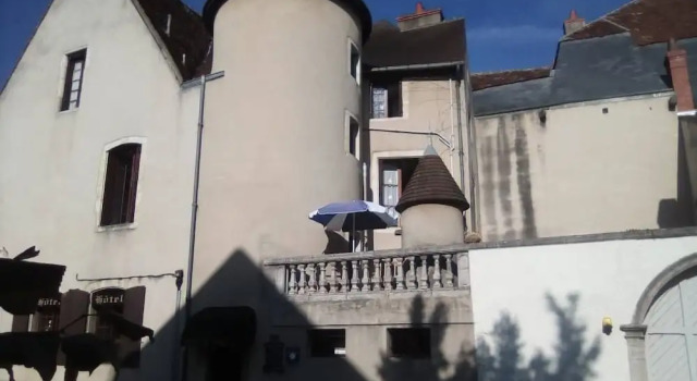 Hôtel de l'Ecu, Rezerwuj Hotel Hotele w Cher z parkingiem, Parking