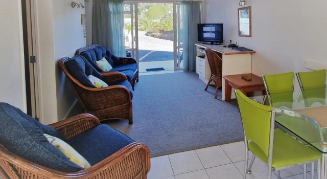 Апартаменты ASURE Admirals View Motel