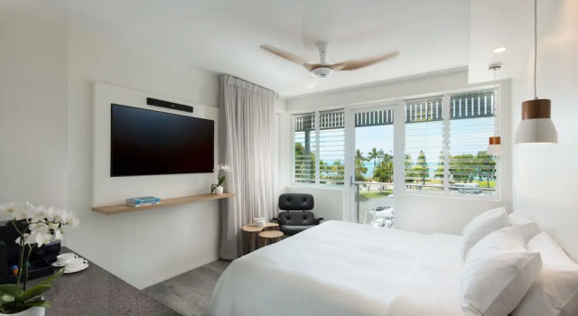 Двухместный номер Standard с балконом Heart Hotel and Gallery Whitsundays