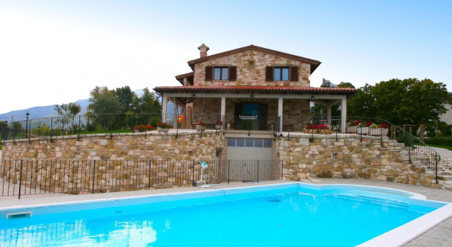 Timeless villa in Cagli with garden and swimming pool, Rezervovat Vila Cagli 