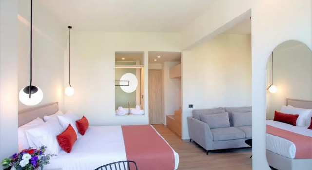Люкс Superior с балконом The City Hotel & Suites