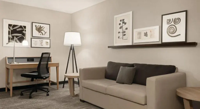Четырёхместный люкс Country Inn & Suites by Radisson, Dubuque, IA