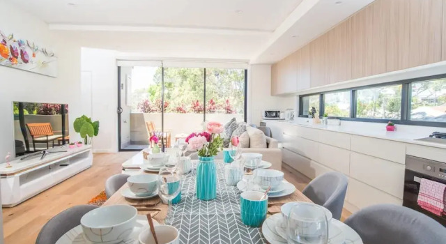 Townhouse Near The City Perfect Family Retreat, Забронировать Отель Ултимо 