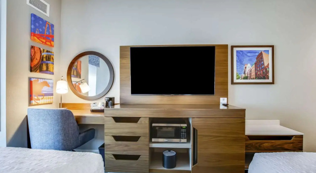 Hampton Inn & Suites By Hilton Louisville East Oxmoor, Забронировать Отель Луисвилл Louisville Metropolitan Area