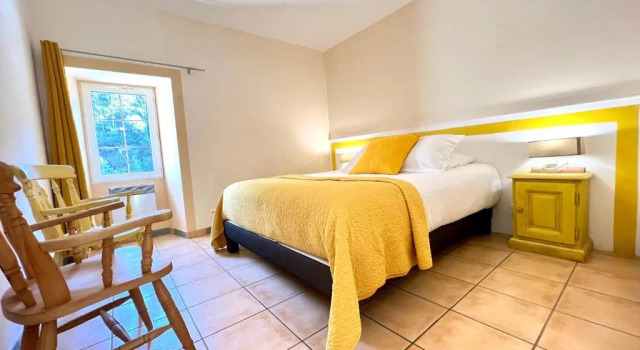 Номер Deluxe Logis Hôtel Restaurant Le Domaine de lEau Vive
