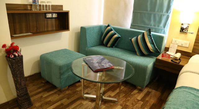 OYO 657 Hotel K C Cross Road, Rezerwuj Hotel Panchkula Delhi