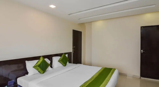 Treebo Trip Mahalaxmi Executive, Забронировать Отель Отели штата Махараштры 3 звезды, 3*