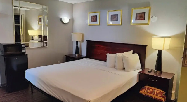 Четырёхместный номер Standard Capri Motel
