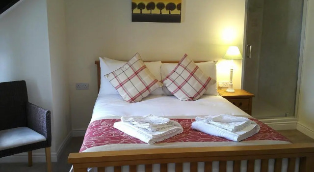 Номер Standard The Crown Hotel