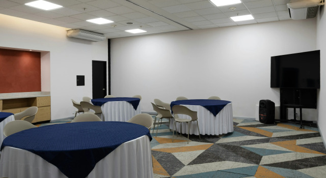 Hilton Garden Inn Mexico City Polanco, Забронировать Отель Мехико Мексико, рядом с Estela de Luz