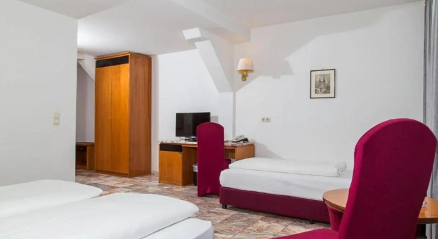 Трёхместный номер Standard Parkhotel Altenburg