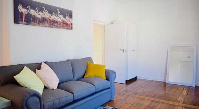 4 Bedroom House With Views of Table Mountain, Забронировать Отель Отели Кейптауна 3 звезды, рядом с MyCiTi Station Gardens, 3*