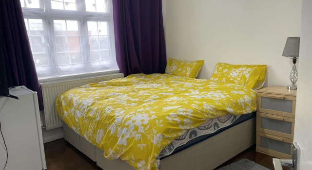 Charming 2-bed Apartment in Heathrow First Floor