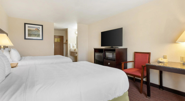 Четырёхместный номер Standard Best Western Parsons Inn