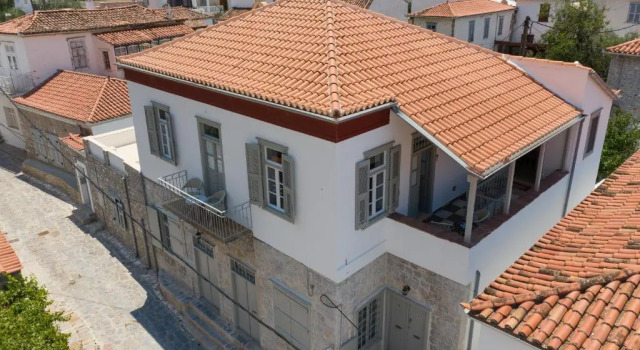 LIVIN HYDRA 1 -Luxury Apartments, Book Apartment Hotels in Hydra with a Pool, Swimming Pool