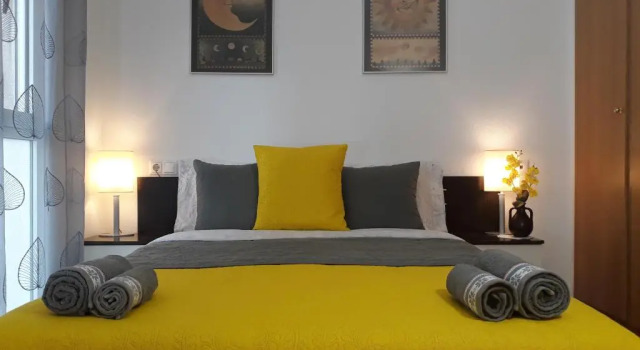 Casa Tranquila 3 Bedroom Apartment AC WiFi, Забронировать Апартаменты/квартира Аликанте Памплона, рядом с Central Market of Alicante