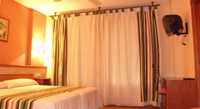 Balneario de Alicún de las Torres, Varaa Hotelli Villanueva de las Torres Granada