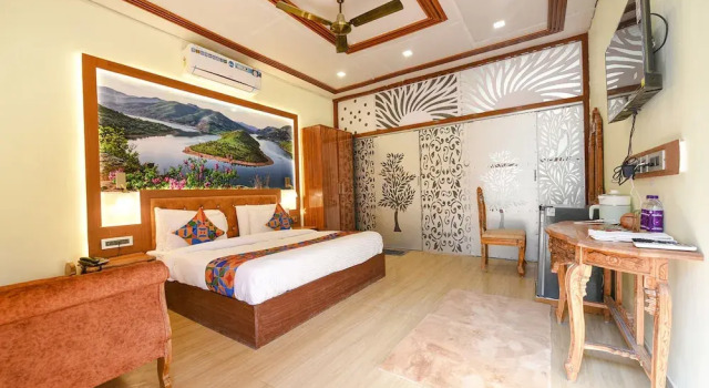 Fabhotel Prime Shri Vrindavan Resort, Rezervovat Lázně / Resort Rišikéš Uttarakhand