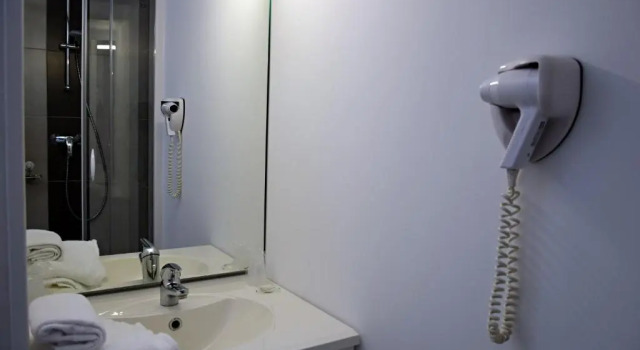 Четырёхместный номер Standard Contact Hotel Le Seino Marin - Cléon Elbeuf Rouen