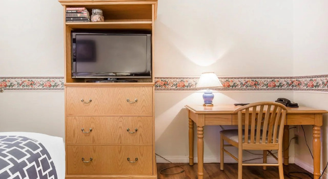 EconoLodge - Kelowna