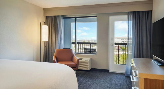 Люкс Courtyard by Marriott Cocoa Beach Cape Canaveral