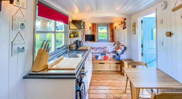The Hideaway Hut - 1 Bed Shepherds Hut - Dodmarsh