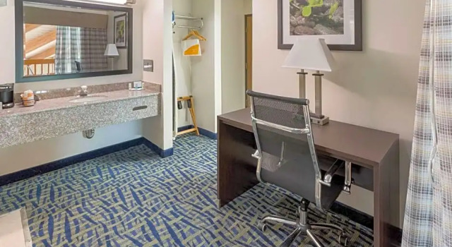 Standard- suite Quality Inn Rochelle