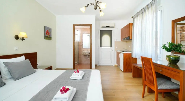 Студия Antigone Hotel