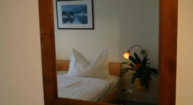 Garni Hotel-West