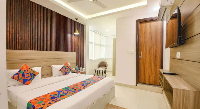 Номер Premium FabHotel Ganeshwaram 141