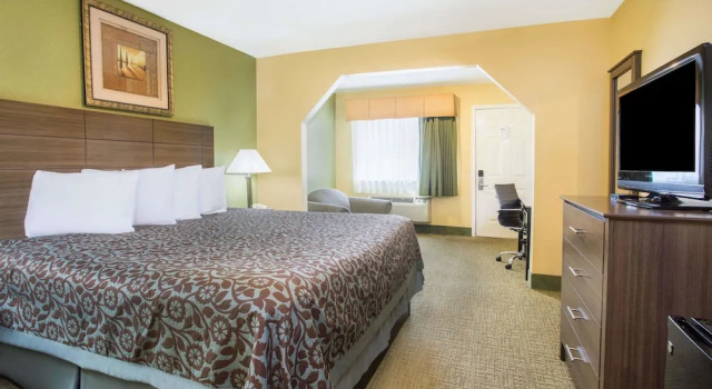 Двухместный номер Standard с балконом Days Inn by Wyndham Abbeville